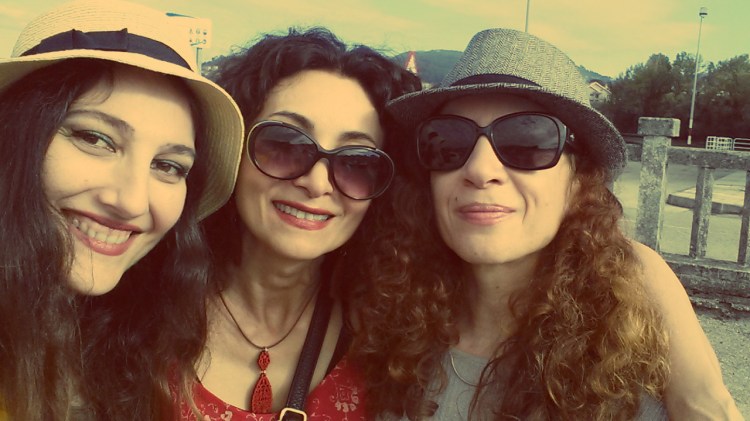 Sedíamos nós- Tal, Sholeh and me.jpg